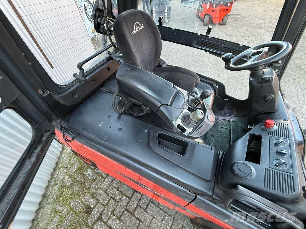Linde E35HL-01 电动叉车