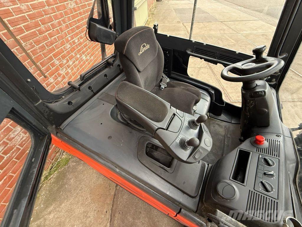 Linde E35L-01 电动叉车