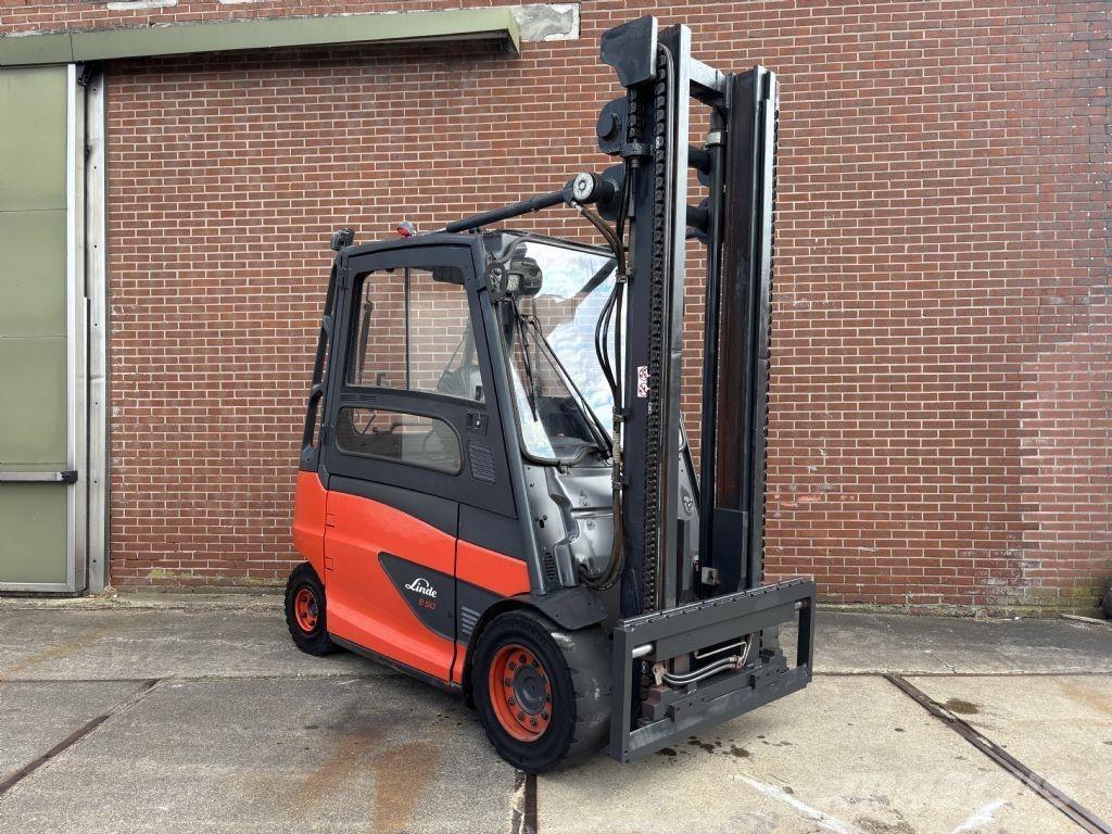 Linde E50HL-01/600 电动叉车