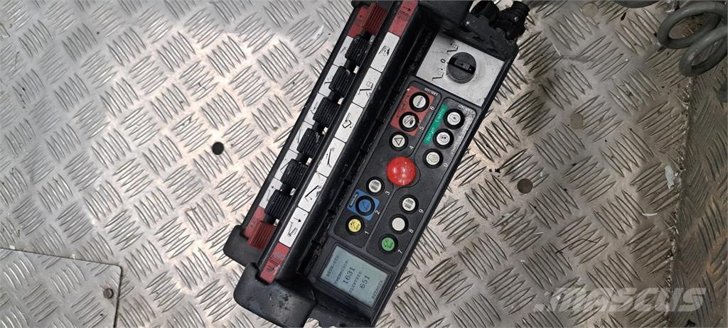 Hinowa 17.75 3S 自走式伸缩臂升降机