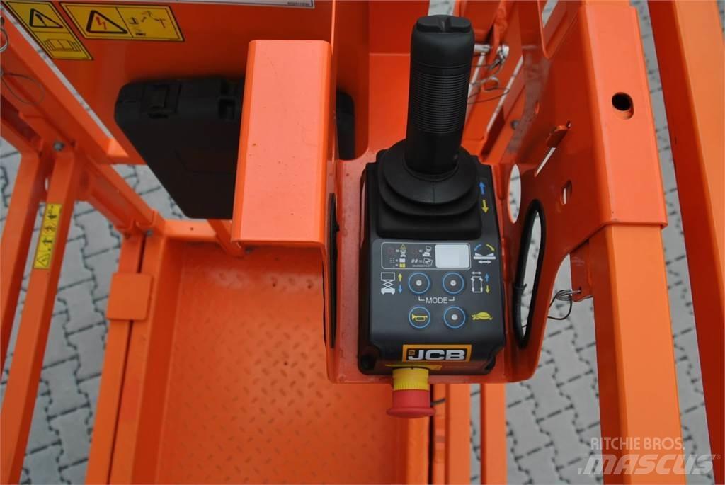JCB S1530E 剪叉式升降机