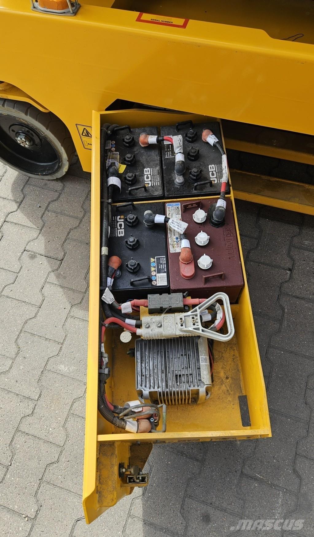 JCB S2646E 剪叉式升降机