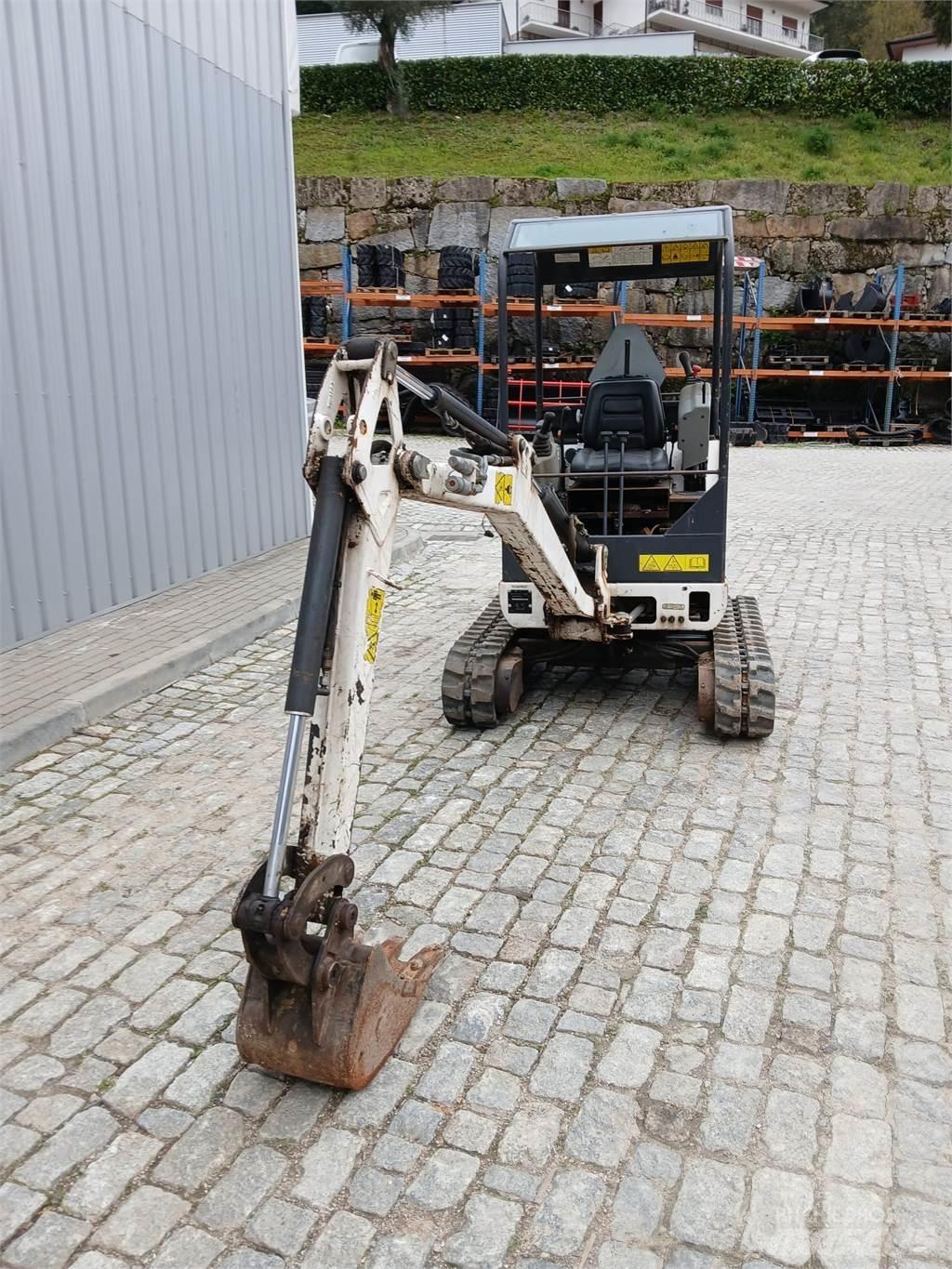 Bobcat 323 小型挖掘机