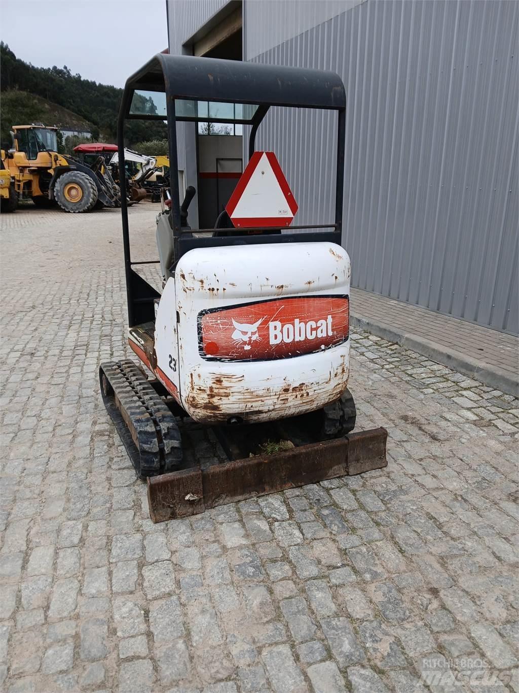 Bobcat 323 小型挖掘机
