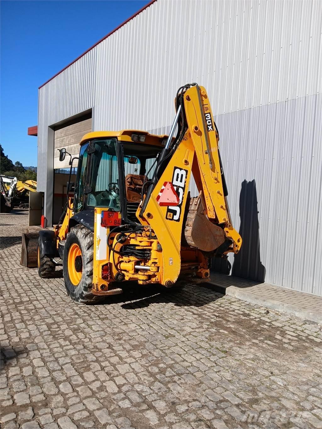 JCB 3CX 反铲装载机