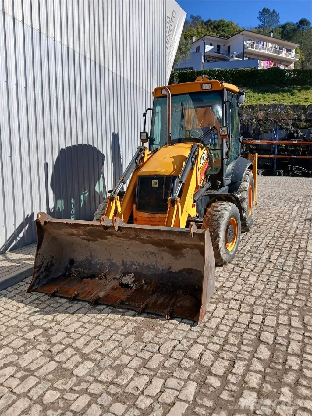JCB 3CX 反铲装载机