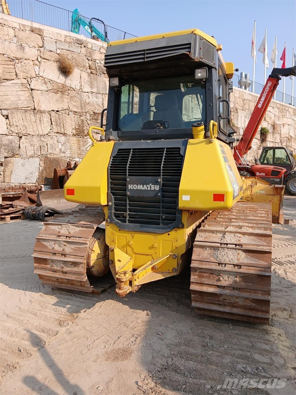 Komatsu D51PXI-22 铺管机