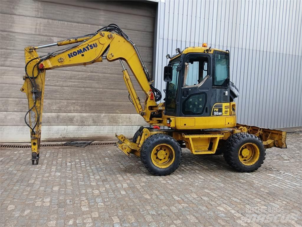 Komatsu PW98MR-6 轮式挖掘机