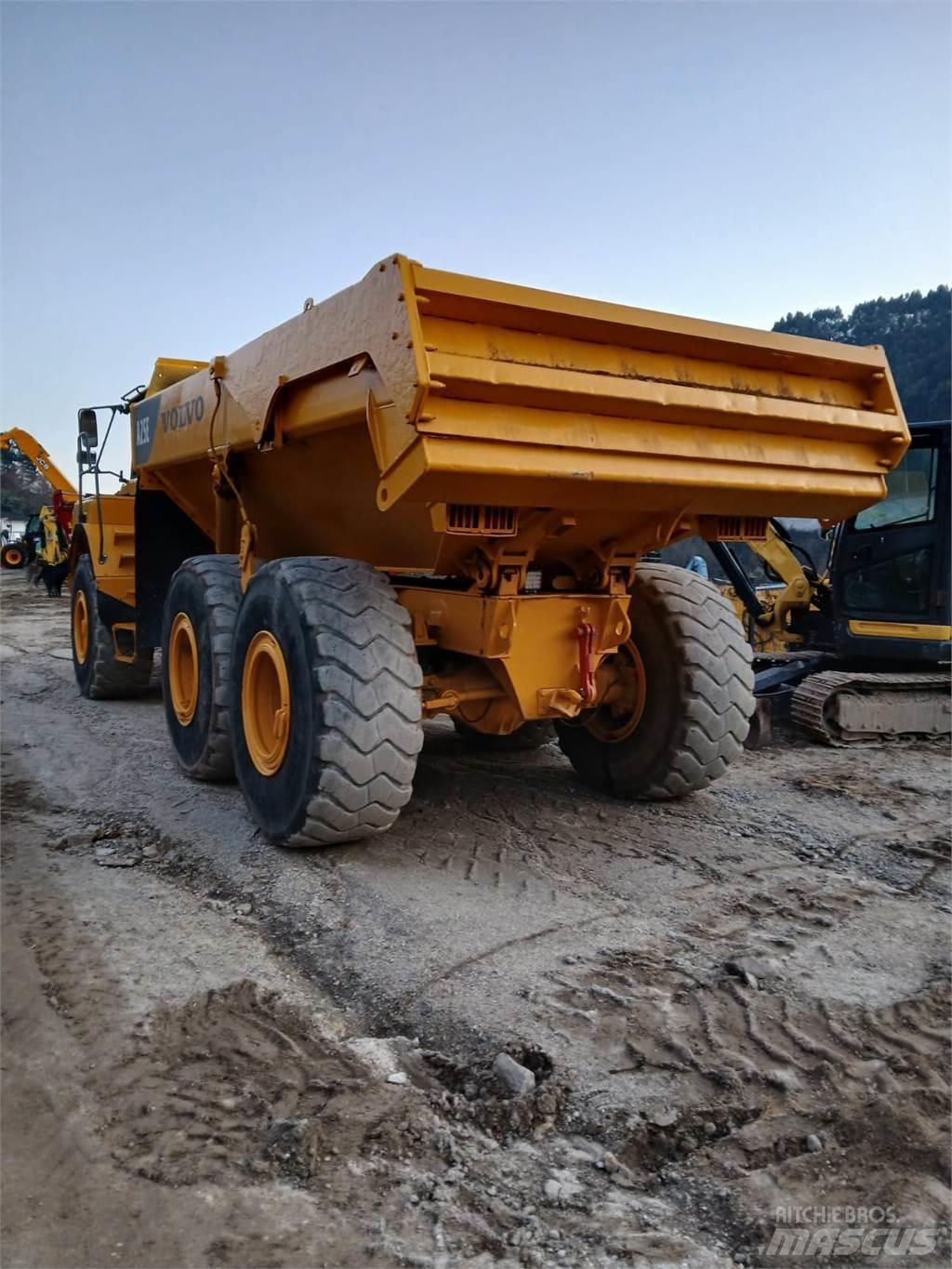 Volvo A25E 翻斗车\公路型自卸车