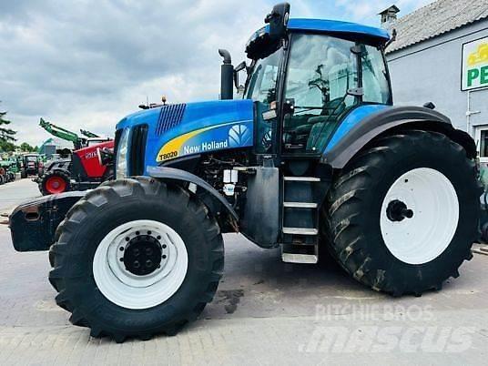 New Holland T8020 拖拉机/农用车