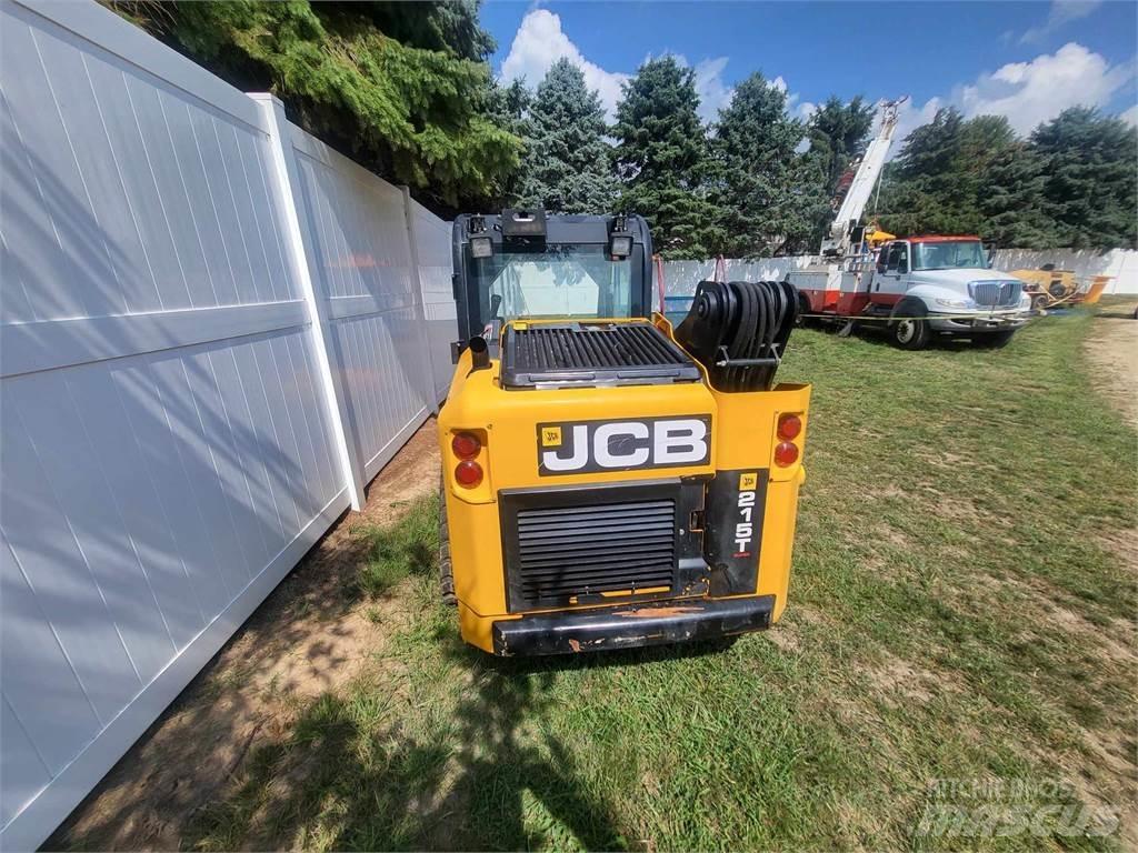 JCB 215T 滑移装载机