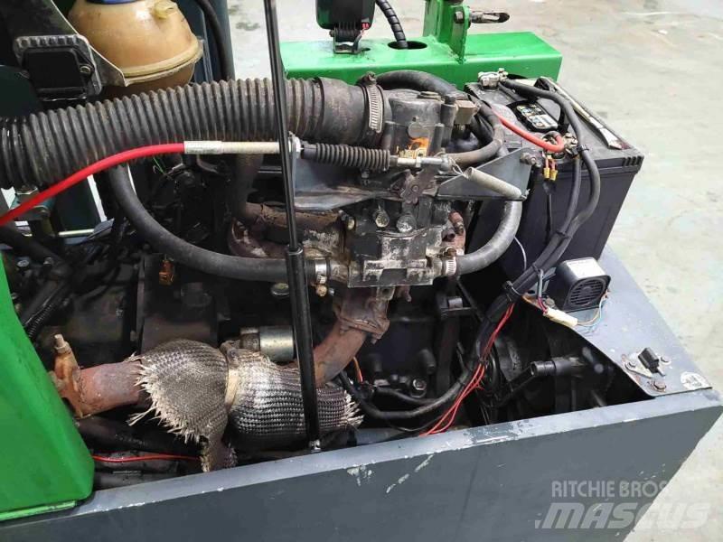 Combilift C4000 四轮前移式叉车