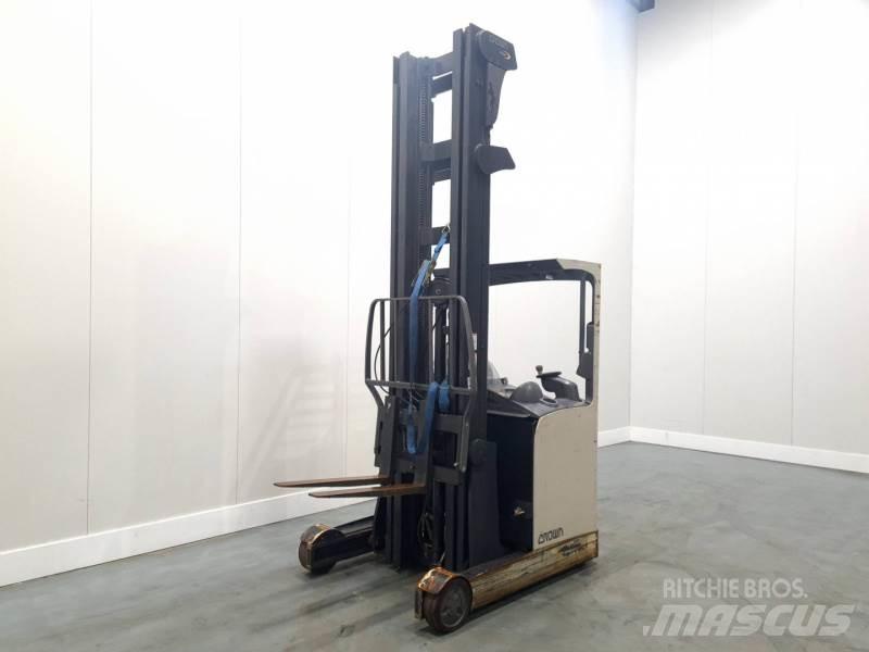 Crown ESR4500 前移式叉车
