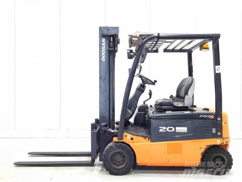 Doosan B20X-5 电动叉车