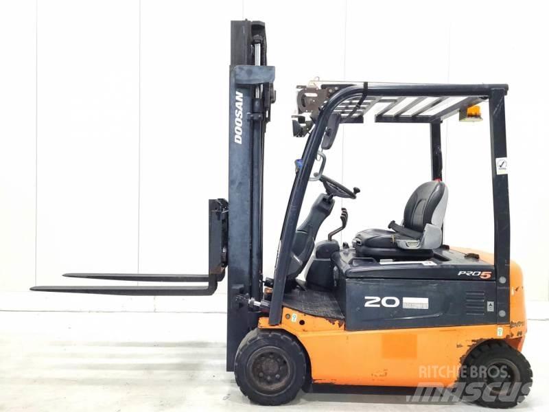 Doosan B20X-5 电动叉车