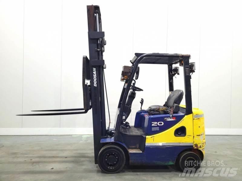 Doosan D20SC-5 柴油叉车