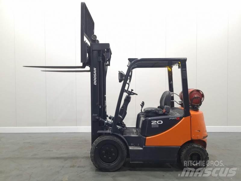 Doosan G20 天然气叉车