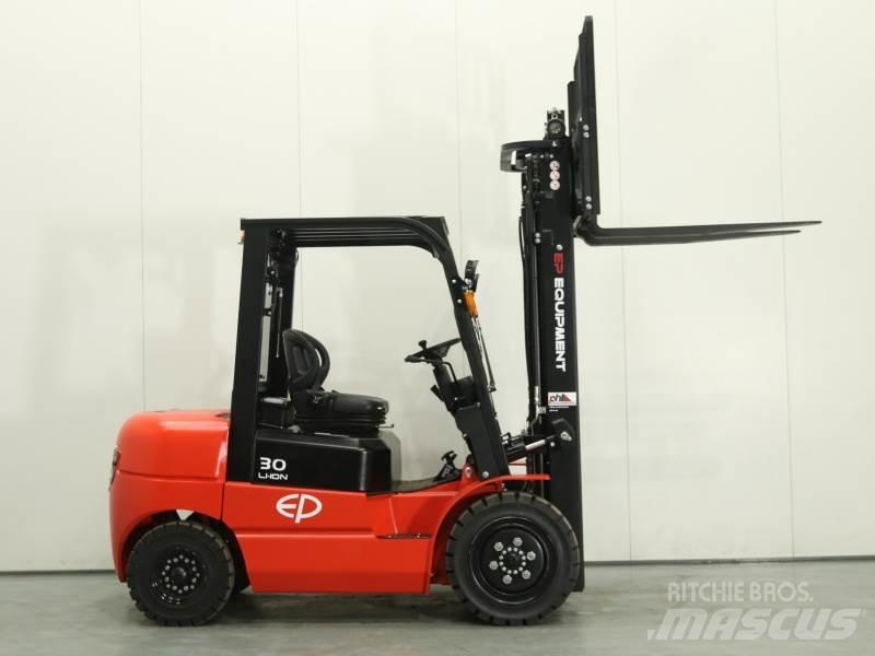 EP EFL302 410 电动叉车