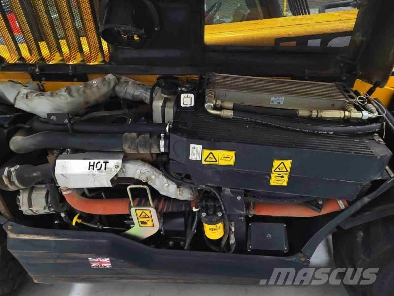JCB 525-60T4 伸缩臂叉装车|叉装车