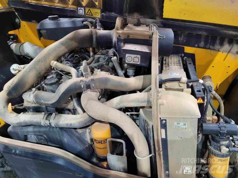 JCB 540-140 HIVIZ 伸缩臂叉装车|叉装车