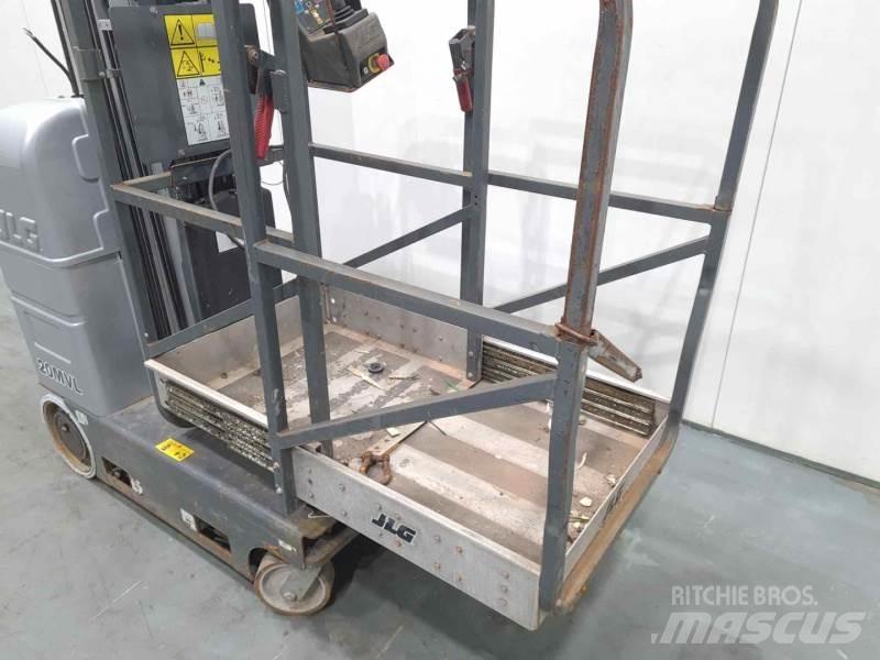 JLG 20MVL 剪叉式升降机