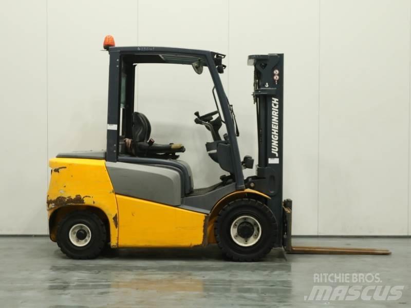 Jungheinrich DFG 425 柴油叉车