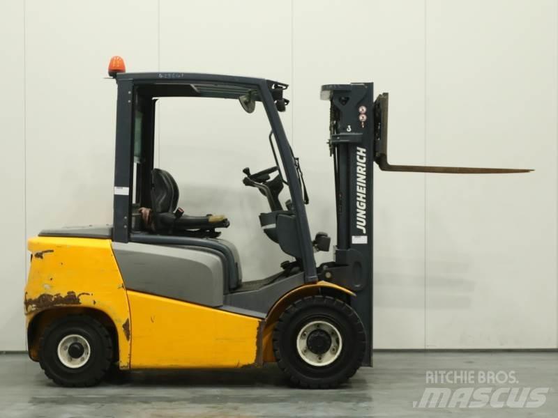 Jungheinrich DFG 425 柴油叉车