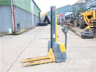 Jungheinrich EMC110 手托盘堆垛机