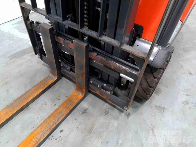 Linde E20PH-02 386 电动叉车