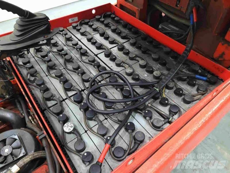 Linde E30-03 336 电动叉车
