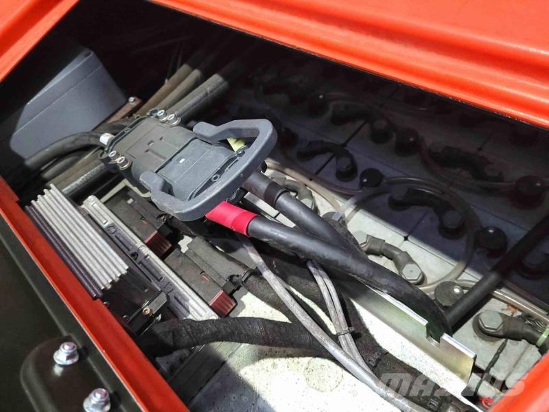 Linde K10 巷道堆垛机