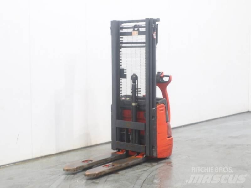 Linde L10 379 手托盘堆垛机