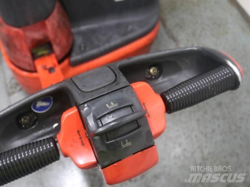 Linde L10 379 手托盘堆垛机