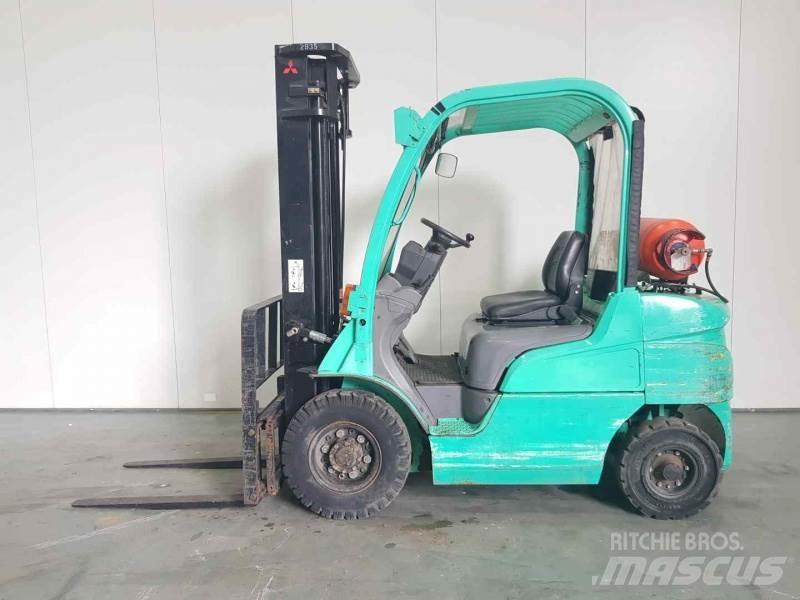 Mitsubishi FG25N 天然气叉车