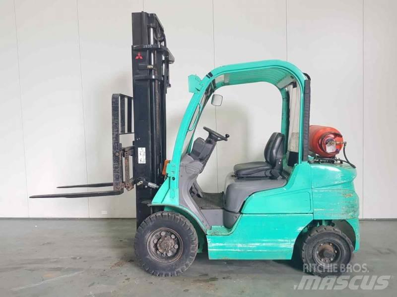 Mitsubishi FG25N 天然气叉车