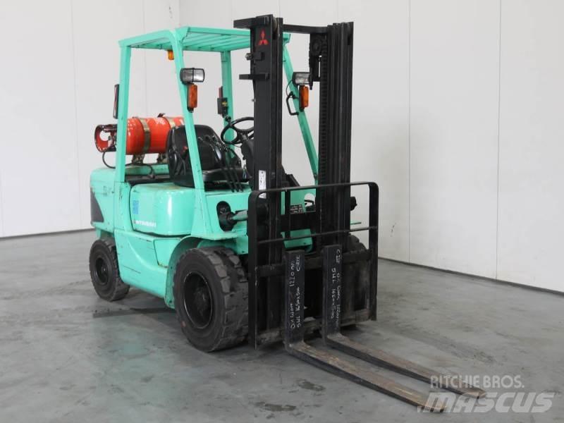 Mitsubishi FG35K 天然气叉车