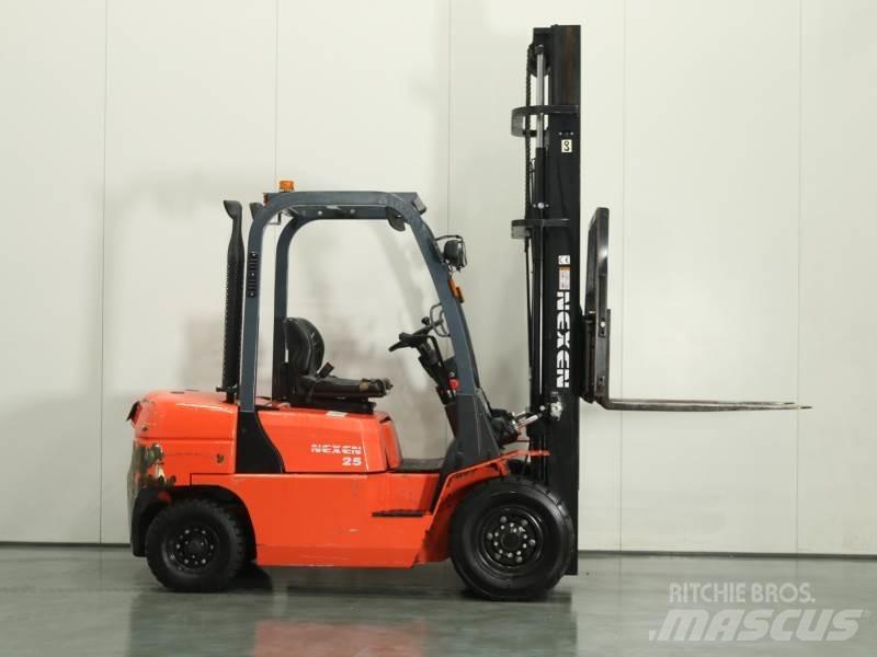 Nexen FDR25 柴油叉车
