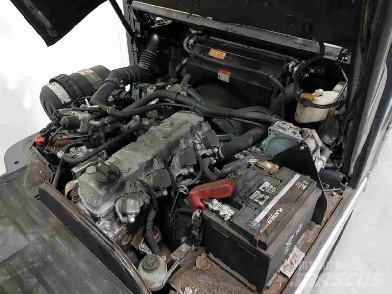 Nissan P1D1A18LQ 天然气叉车