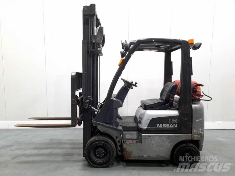Nissan PD01A15PQ 天然气叉车