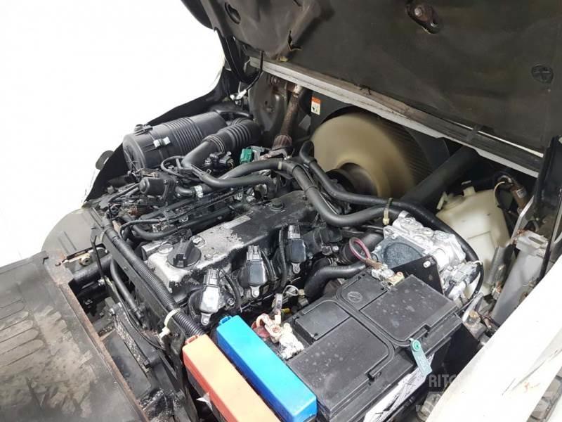 Nissan UG1F2A35DU 天然气叉车