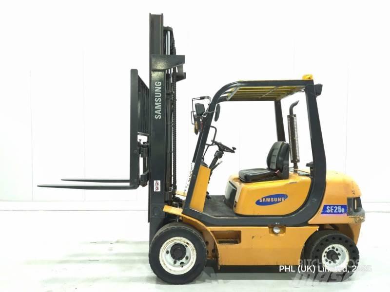 Samsung SF25D 柴油叉车