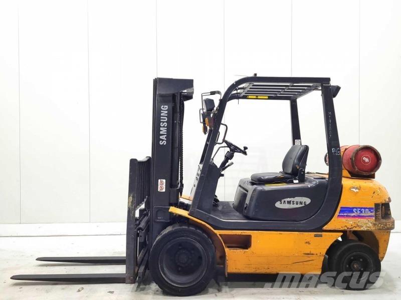 Samsung SF30L 天然气叉车