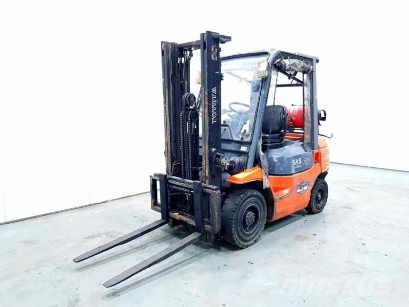 Toyota 42-7FGF25 天然气叉车