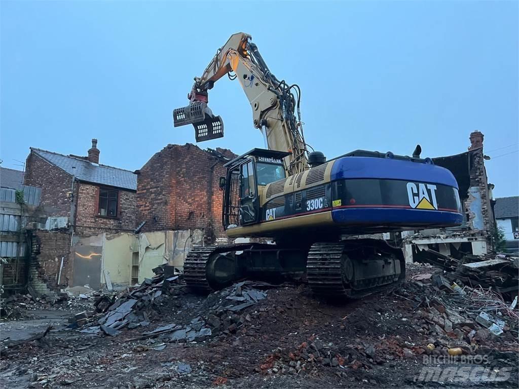 CAT 330CL 组装挖掘机