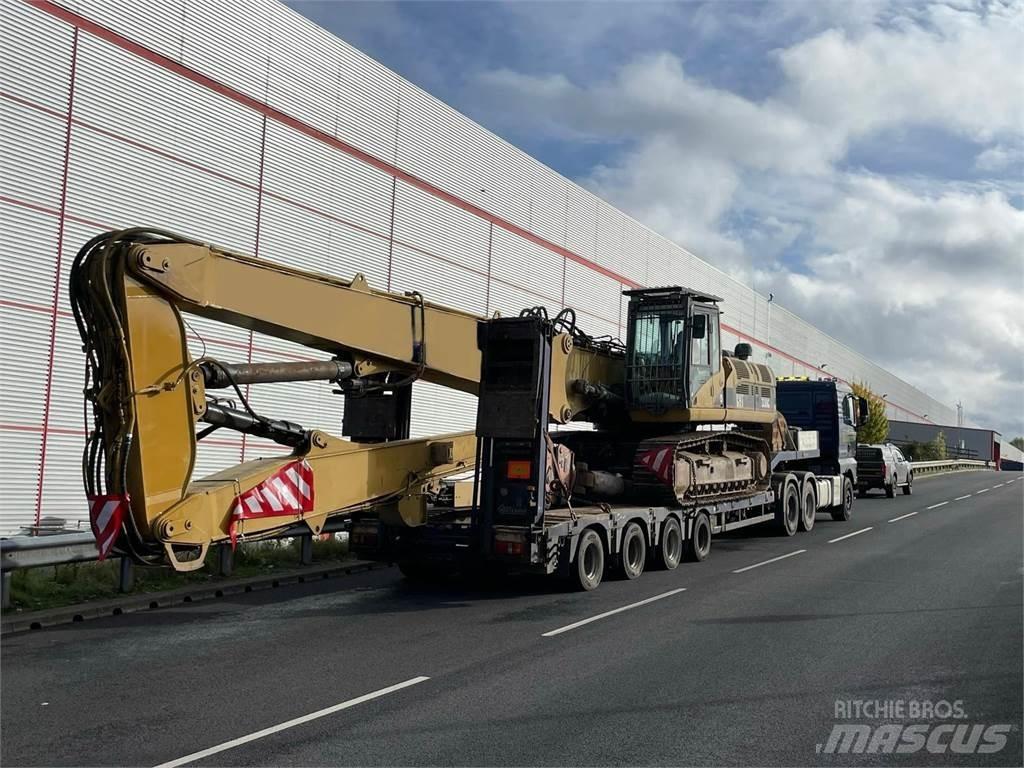 CAT 330CL 组装挖掘机