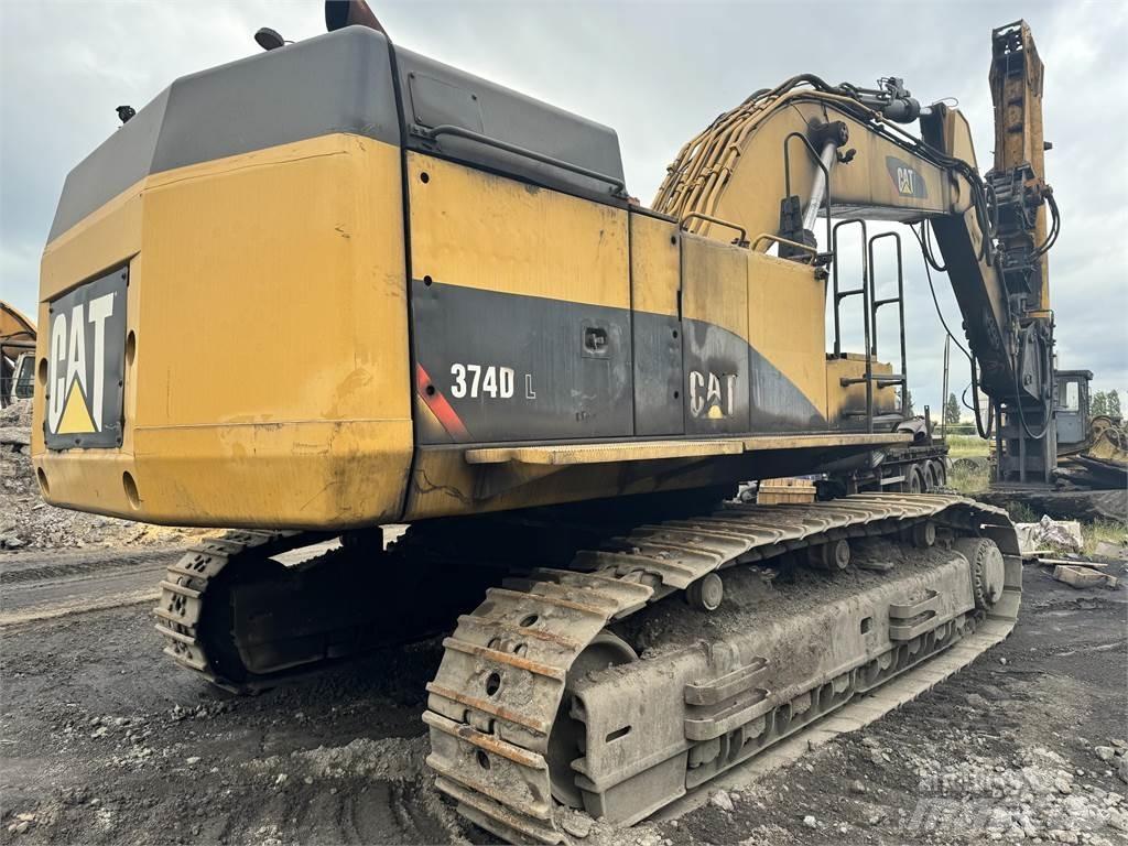 CAT 374DL 组装挖掘机