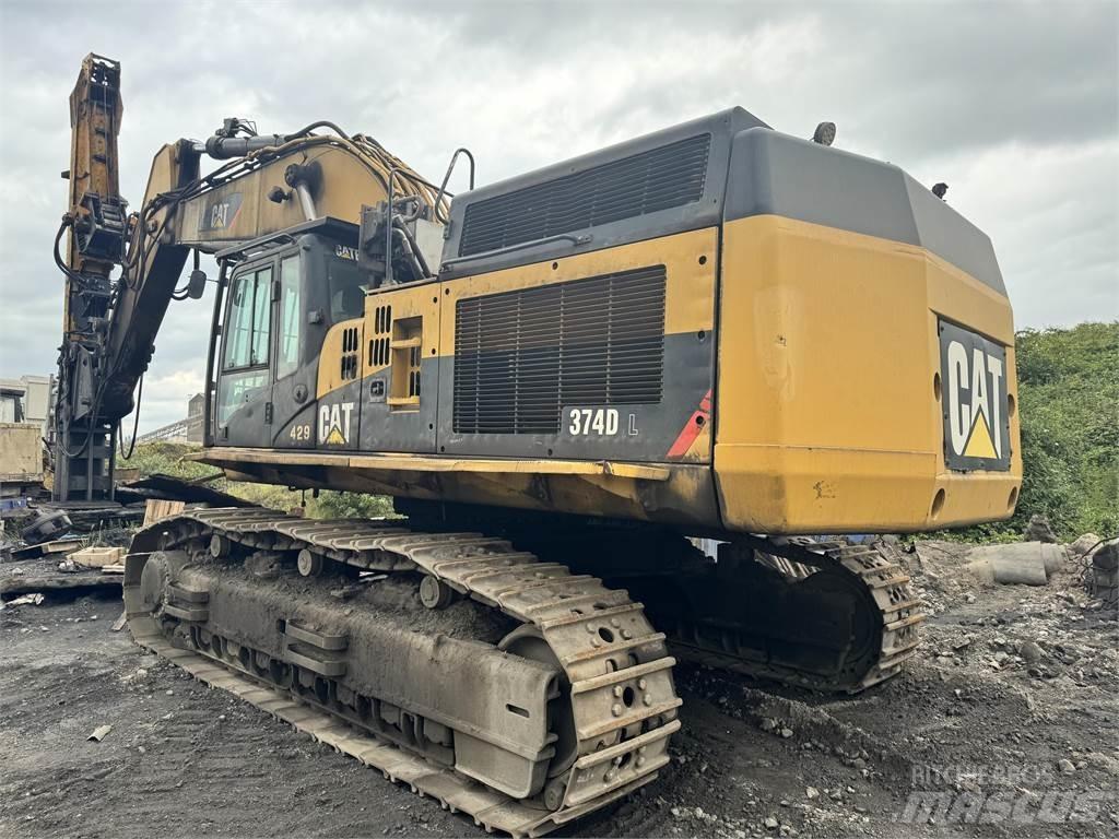 CAT 374DL 组装挖掘机