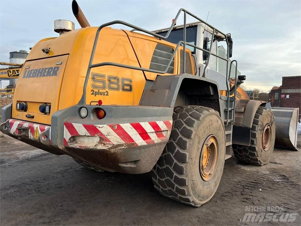 Liebherr L586 轮式装载机