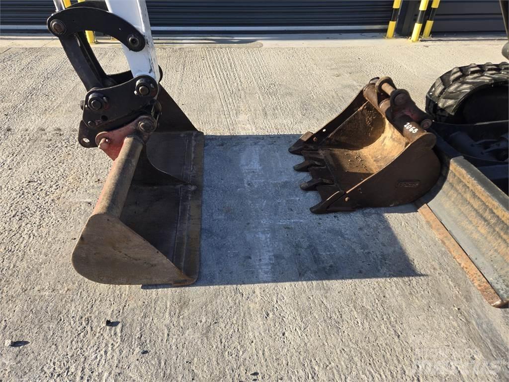 Bobcat E26 小型挖掘机