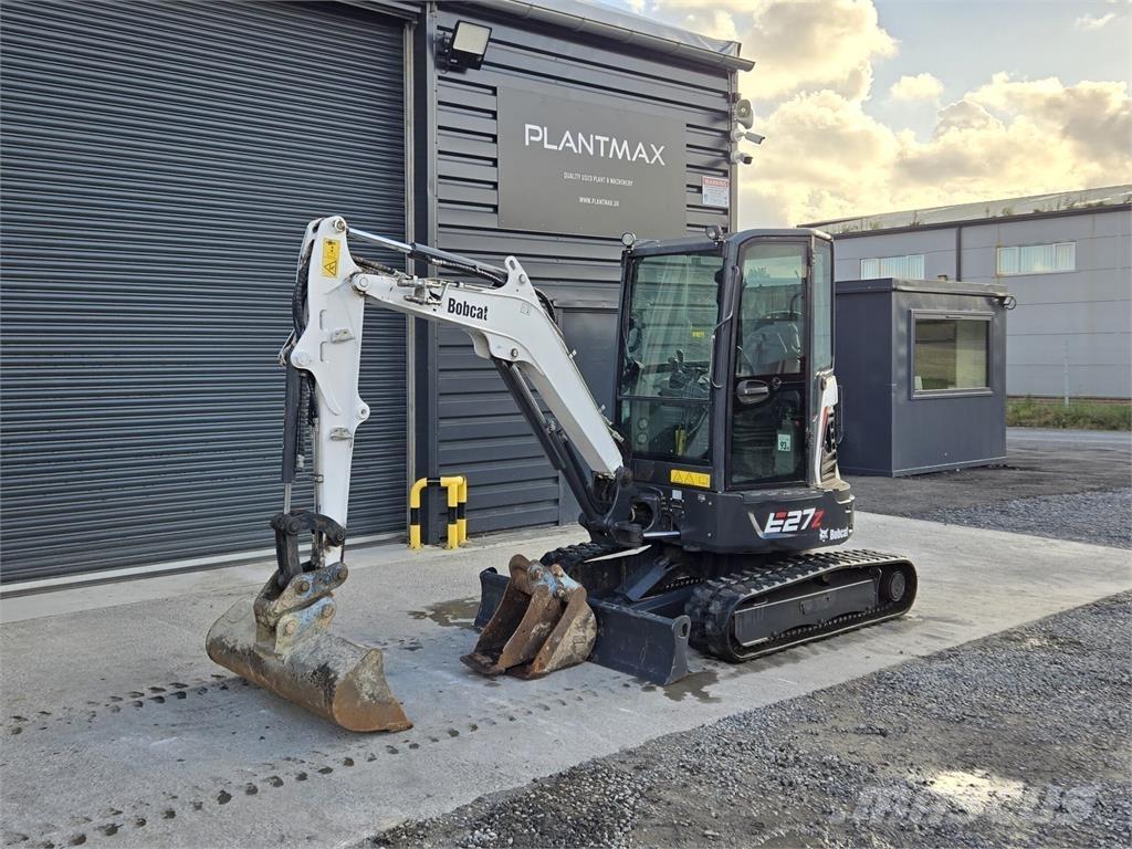 Bobcat E27 小型挖掘机